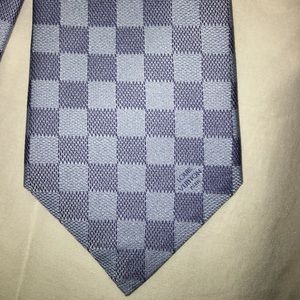 Louis Vuitton blue Damier tie. 58”L x 3-5/8” wide